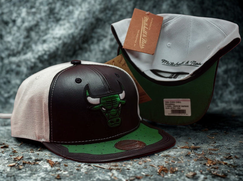 Gorra PLG526 MITCHLLBULLSVDEBNGO